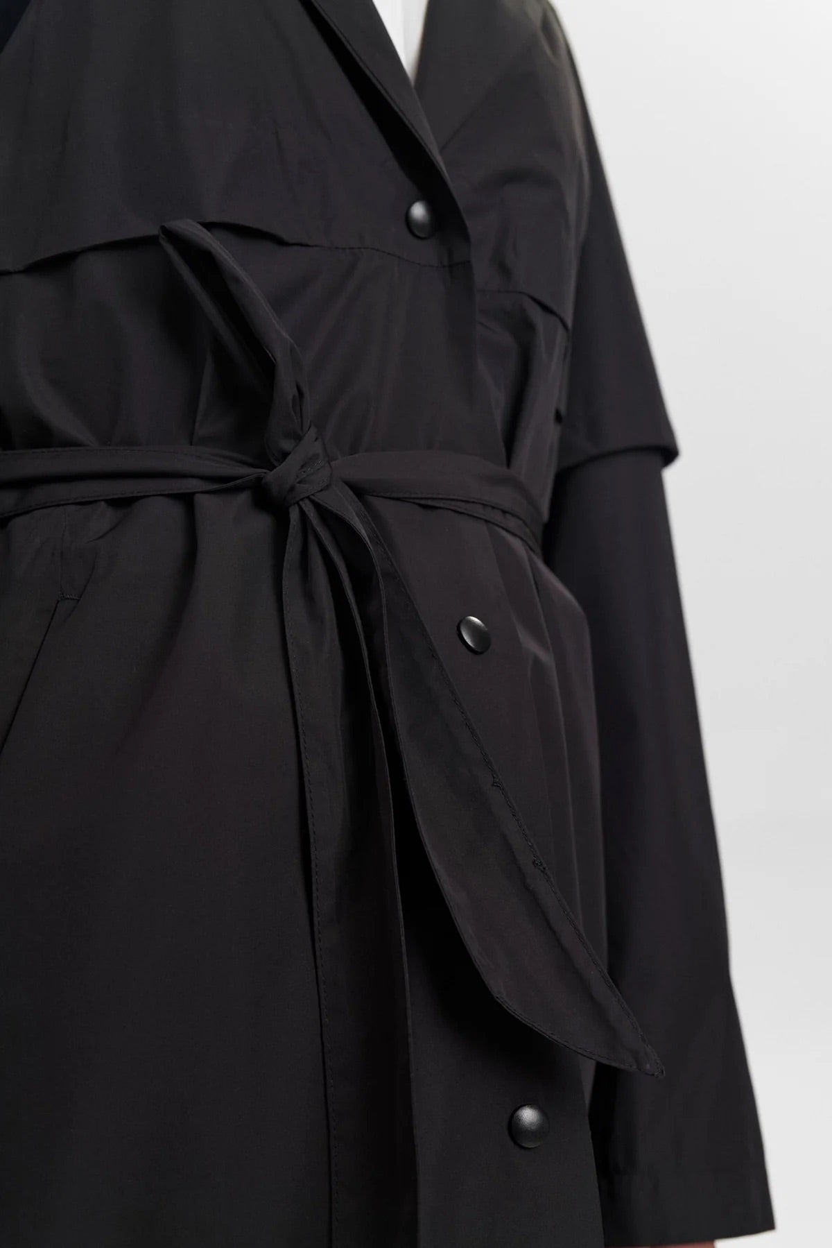 Nunida Functionel Waterproof Trench Jacket in Caviar Black