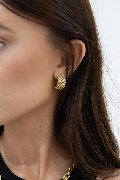 Leo Textured Gold Curve Earrings