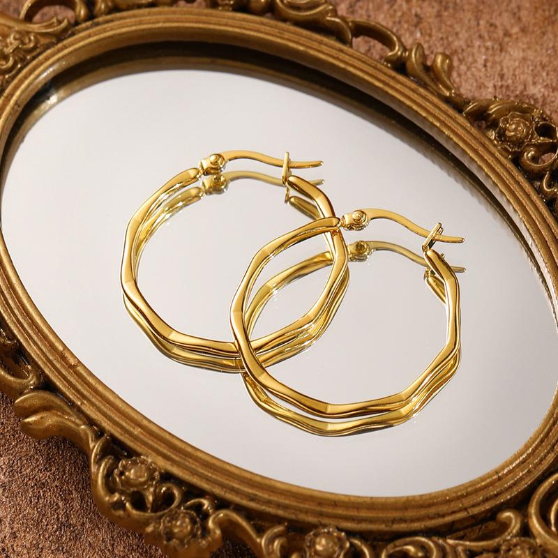 Twisted Hoop Earring In Gold